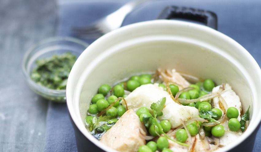 Cocotte de poissons aux petits pois, salsa verte