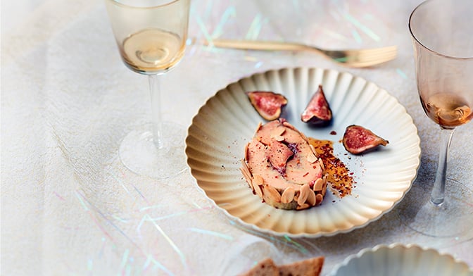 Terrine de foie gras de canard aux griottes et au Porto