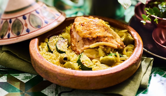 Tajine poulet, semoule, olive, citron confit — vue 2