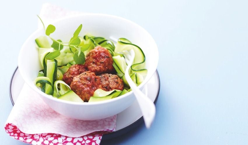 Mini-boulettes de veau au thym et tagliatelles de courgettes