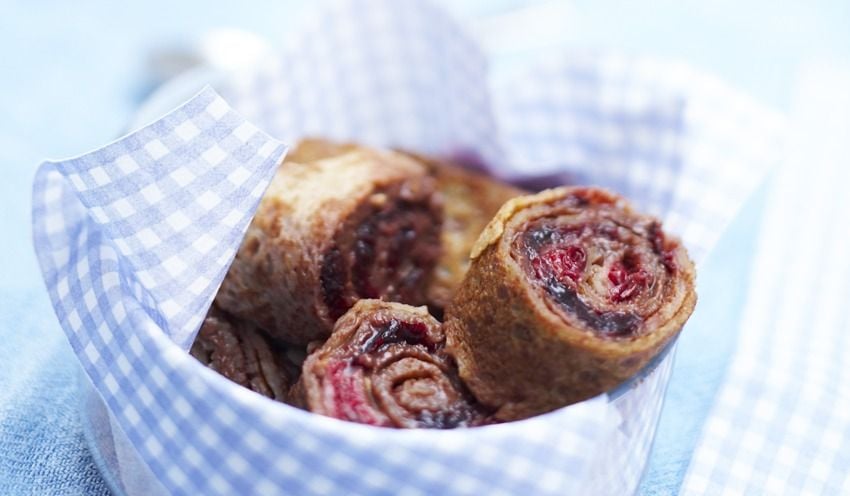Cr&ecirc;pe roul&eacute;e chocolat maison confit de cerises