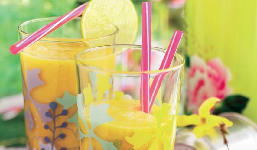 Smoothie ananas litchi mangue gingembre