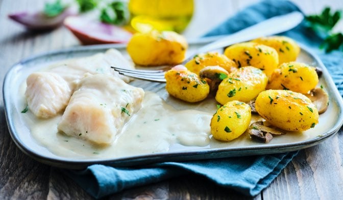 Merlu sauce au cidre et pommes de terre grenaille — vue 2