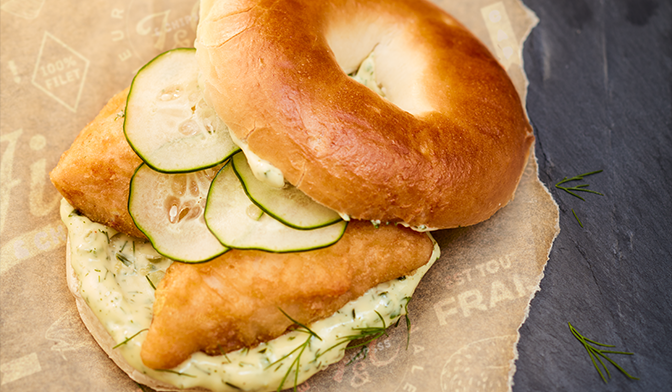 Bagel fa&ccedil;on fish and chips