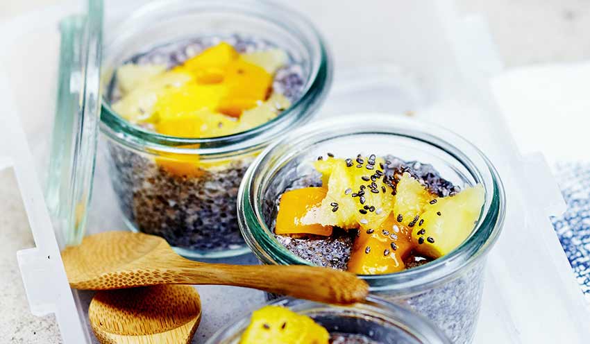 Chia pudding au lait de coco et mangue