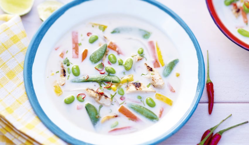 Soupe exotique au poulet et petits l&eacute;gumes