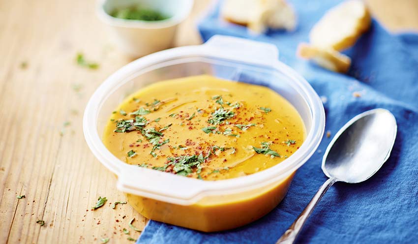 Soupe patate douce, carotte, lait coco, gingembre — vue 2
