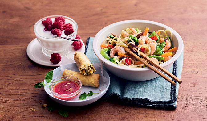 Menu &eacute;quilibr&eacute; avec nouilles aux crevettes