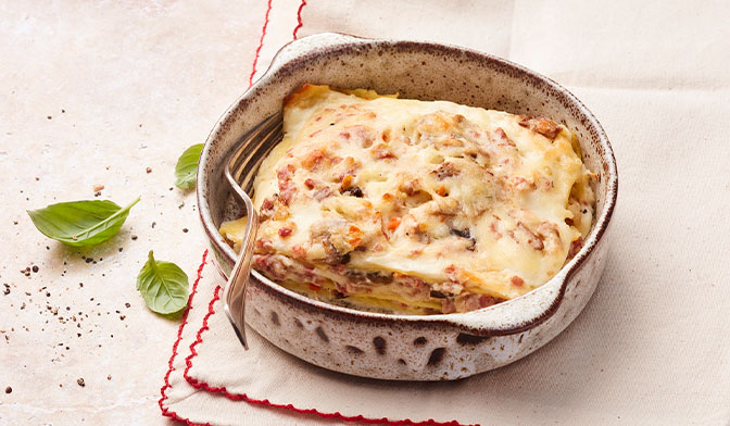 Lasagne alla romana garnies de saucisse, béchamel — vue 2