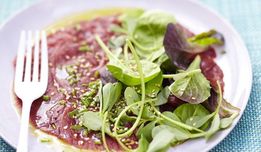 Carpaccio d'autruche au s&eacute;same
