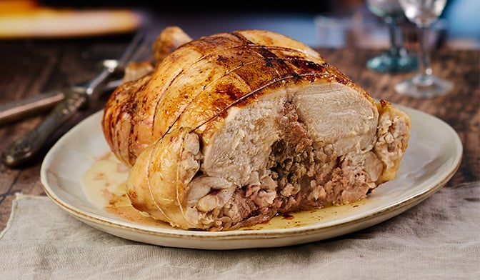 Chapon farci au bloc de foie gras de canard — vue 2
