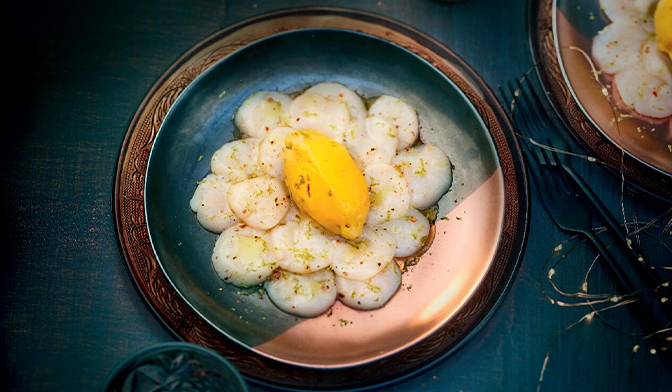 Saint-Jacques marin&eacute;es au citron vert, sorbet mangue-coriandre