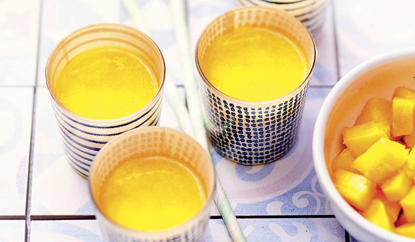 Smoothie mangue-orange-coco