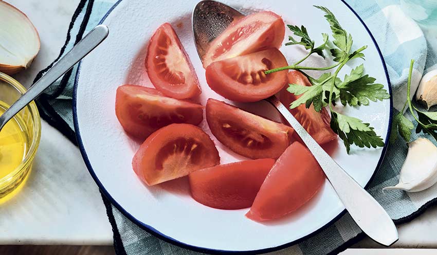 Tomates en quartiers pelées sans résidus de pesticides — vue 2