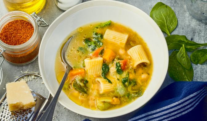 Minestrone de p&acirc;tes aux l&eacute;gumes