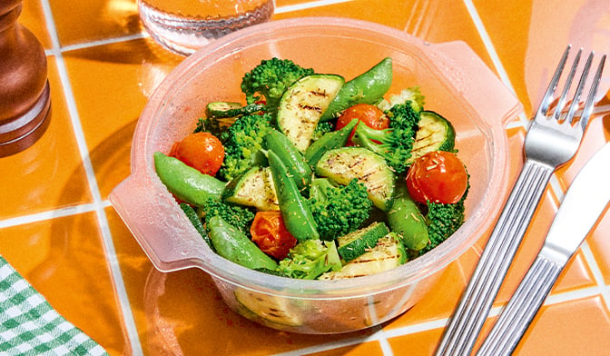 Bol vapeur brocolis, pois croquants, courgettes grillées, tomates cerises — vue 2