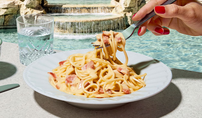 Spaghetti alla carbonara sauce guanciale, fromage — vue 2