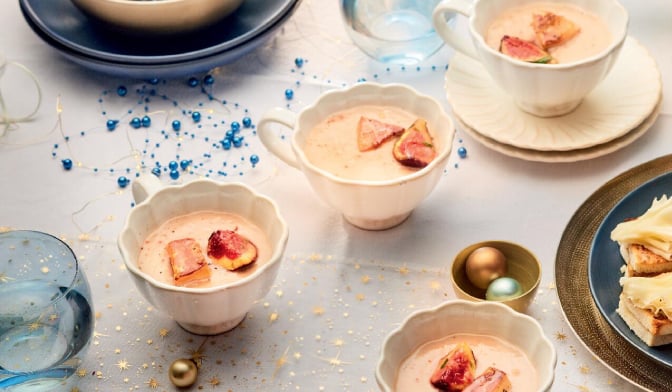 Velout&eacute; de marrons, d&egrave;s de foie gras po&ecirc;l&eacute;s