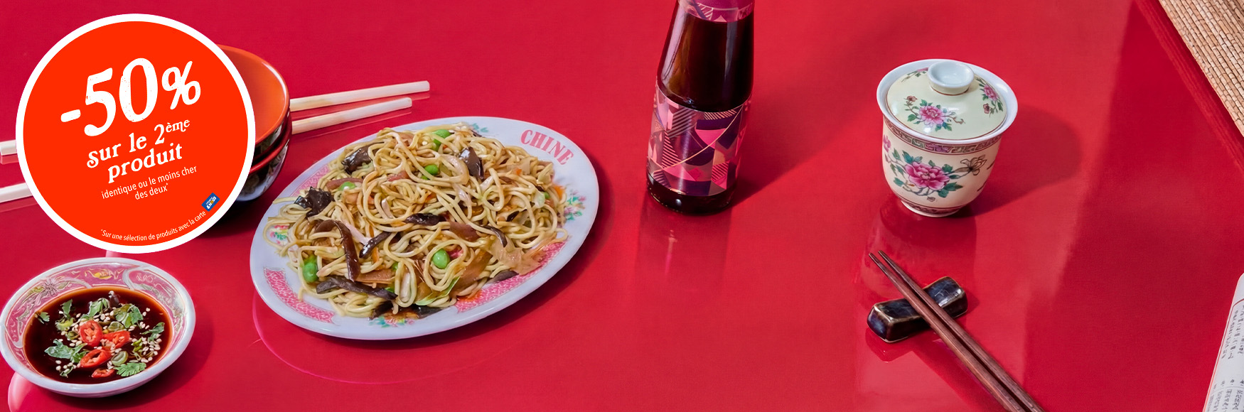 visuel d'un plat de nouilles chinoises avec un sticker -50% sur le 2&egrave;me produit