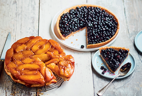 tarte tatin et tarte aux myrtilles