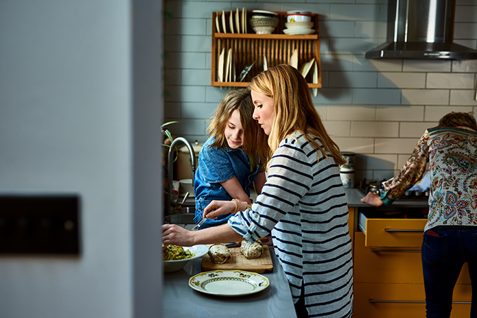 cuisiner avec son enfant