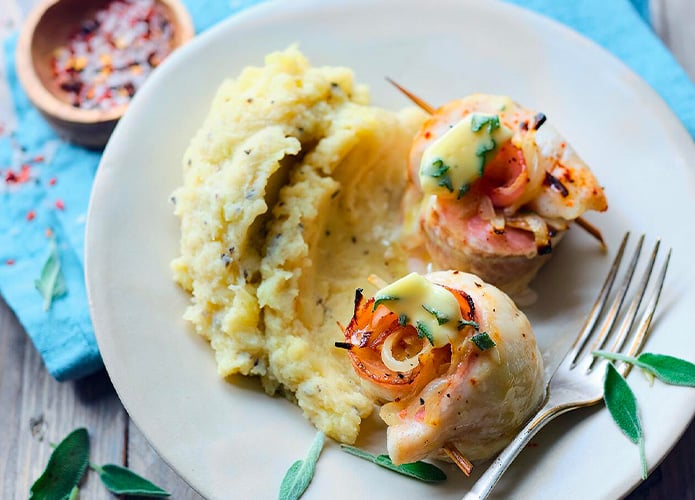 Roulades de dorade au lard fumé et beurre à la sauge